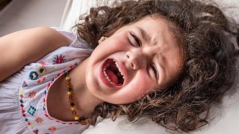 Η κόρη μου έγινε επιθετική απ' όταν ξεκίνησε βρεφονηπιακό σταθμό. Να την σταματήσω;