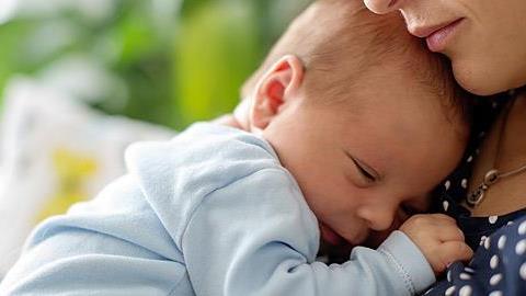 Τι να πρέπει προσέξω για να μην κολλήσει το μωρό μου ίωση;