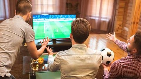 Οι αληθινοί άντρες δεν κλαίνε: 7 αντρικά στερεότυπα που απομυθοποιούνται