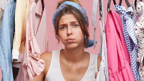 «Δεν ξέρω τι να φορέσω!»: 7 τρόποι να βγείτε απ’ το αδιέξοδο με στιλ