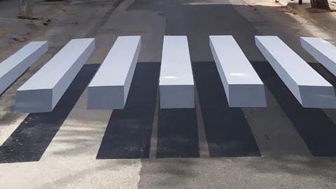 Οι πρώτες 3D διαβάσεις έξω από σχολείο της Αθήνας