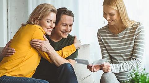 «Έκανα στη φίλη μου το καλύτερο δώρο του κόσμου, την βοήθησα να γίνει μητέρα»