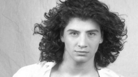 Τα τραγούδια που ακούγαμε στα 90s και ντρεπόμαστε να το παραδεχτούμε