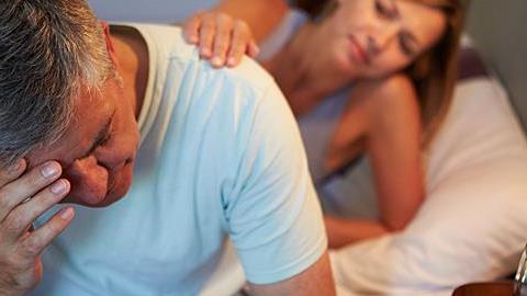 Ο σύντροφός μου έχει υπερβολικό άγχος. Πώς να τον βοηθήσω να ηρεμήσει;