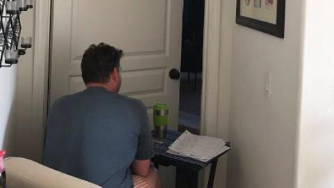 «Η μαμά μου κάνει χημειοθεραπείες απομονωμένη κι ο μπαμπάς ''μετακομίζει'' έξω απ' το δωμάτιό της»