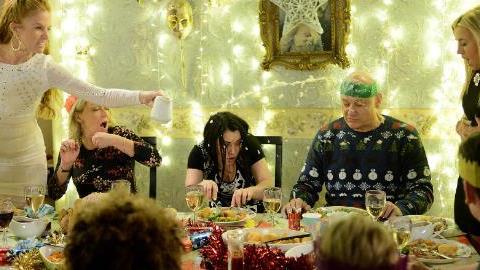 Πώς να αποφύγετε τους τσακωμούς στο γιορτινό τραπέζι