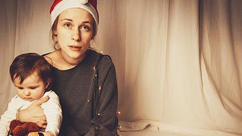 Τα Χριστούγεννα οι μαμάδες κάνουν τριπλάσιο κόπο και αυτό πρέπει να αναγνωρίζεται