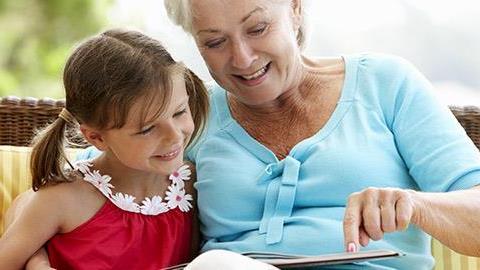 «Αγαπημένη μου κόρη, άφησέ με να κακομάθω τα εγγόνια μου»