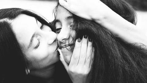 «Δεν θα ήμουν η μητέρα που είμαι σήμερα εάν είχα άλλη μαμά…»