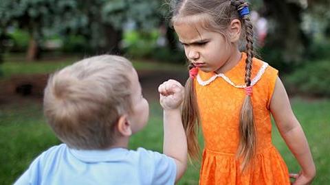 «Γιατί έγινε αρχηγός ο Γιωργάκης και όχι εγώ;» Πώς να μιλήσετε στο παιδί για την συνεργασία