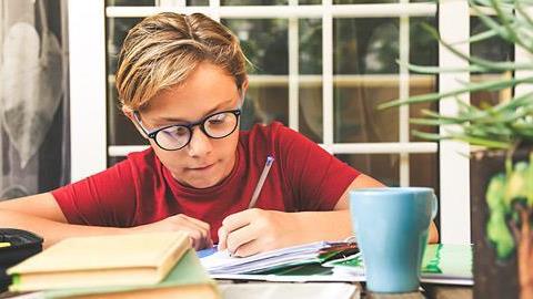 Πώς να μεγαλώσετε ένα παιδί που δεν τεμπελιάζει