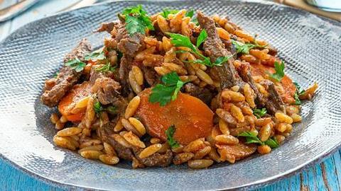 Πώς να φτιάξετε πεντανόστιμο γιουβέτσι με μοσχάρι