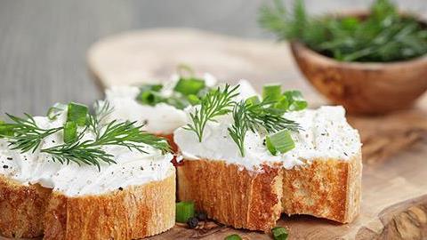 Φτιάξτε νοστιμότατο σπιτικό τυρί κρέμα χωρίς κόπο