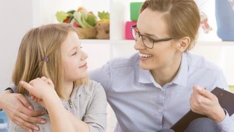 Σχολικοί ψυχολόγοι: πώς στηρίζουν τα παιδιά και ενισχύουν την εκπαίδευσή τους