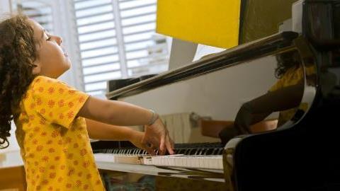 «Δεν θα γίνουν όλοι επιστήμονες!»: βοηθήστε το παιδί να βρει την κλίση του για να διαπρέψει