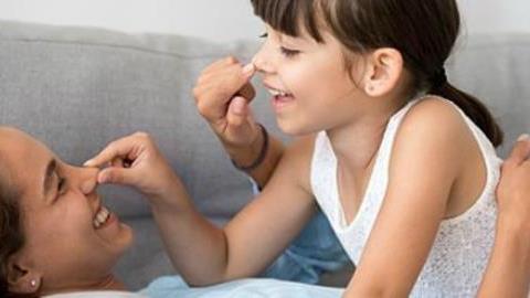 Παιχνίδια εμπιστοσύνης: Κερδίστε την εμπιστοσύνη του παιδιού σας, παίζοντας!