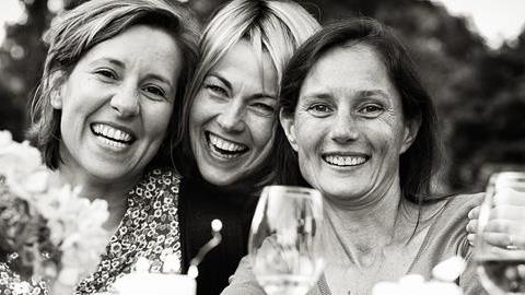 Οι επιστήμονες μίλησαν: Αν θες να είσαι υγιής, πέρνα χρόνο με τις κολλητές σου!