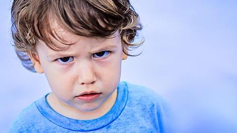 H μέθοδος σάντουιτς: πώς θα πειθαρχήσετε ένα ανυπάκουο παιδί χωρίς φωνές