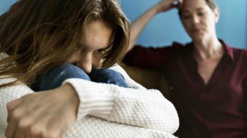 «Μεγάλωσα με μια κακοποιητική μητέρα κι αυτό έχει αντίκτυπο και στα παιδιά μου»