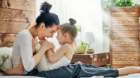 Πώς να γίνετε ακόμα καλύτερη μαμά μέσα στο 2020