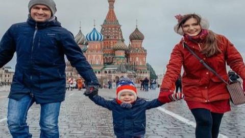 Δύο Έλληνες γυρίζουν τον κόσμο με τον 2χρονο γιο τους και ζουν μοναδικές στιγμές