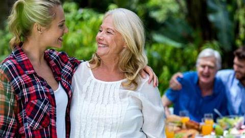 8 ατράνταχτες αποδείξεις ότι έχετε την καλύτερη πεθερά του κόσμου