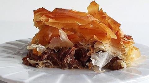 Πώς να φτιάξετε την πιο ζουμερή κρεατόπιτα!