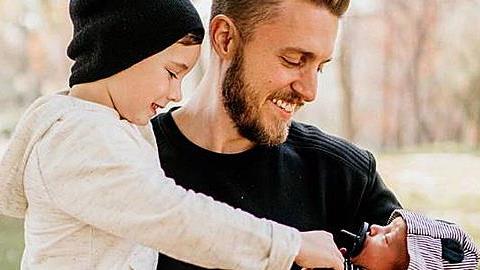 «Η εσωτερική δύναμη της γυναίκας μου με κάνει καλύτερο πατέρα»