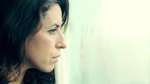 «Αν ζούσε η μάνα μου, θα την αγκάλιαζα ώσπου να διώξω το σκοτάδι απ’ την ψυχή της»