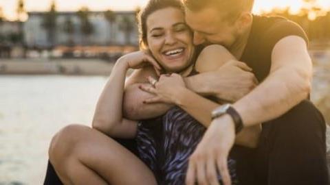 «Άντρας σημαίνει ασφάλεια, αφοσίωση και αγκαλιά»