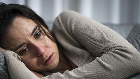 Όταν ο νους σας πηγαίνει συνέχεια στο κακό, γίνεστε δυστυχισμένη!