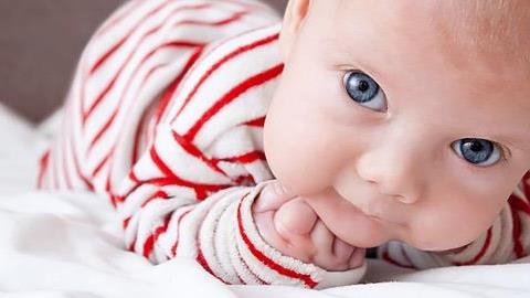 Τα μωρά που γεννιούνται με μεγάλο κεφάλι γίνονται έξυπνοι ενήλικες!