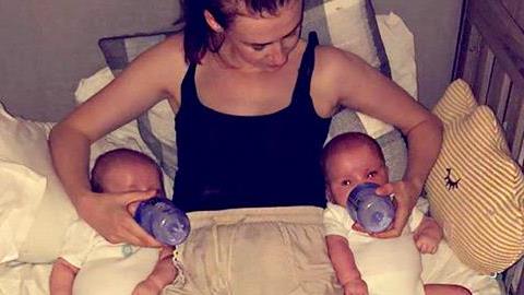 11 απολαυστικές φωτογραφίες δείχνουν πώς είναι η καθημερινότητα όταν έχεις δίδυμα