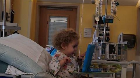 Ο μικρούλης Ραφαήλ κόλλησε μια ίωση που τον χτύπησε στο αναπνευστικό