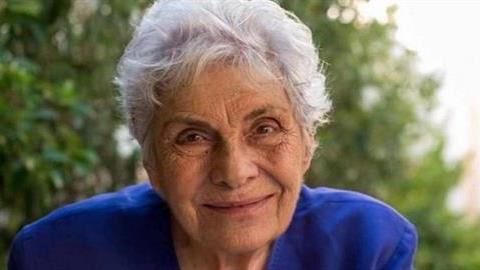 «Κερδισμένος αυτός που αγαπάει, όχι αυτός που αγαπιέται»: Τα καλύτερα αποφθέγματα της Κ. Δημουλά