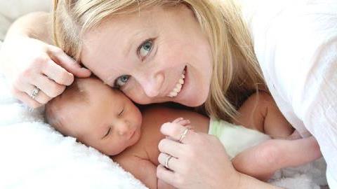 Γονείς μετά τα 40 δεν σημαίνει λιγότερη αγάπη