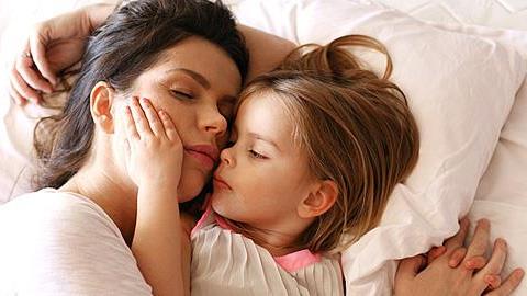Αν είσαι μαμά και το βράδυ δεν λιποθυμάς από κούραση, κάτι δεν κάνεις σωστά..