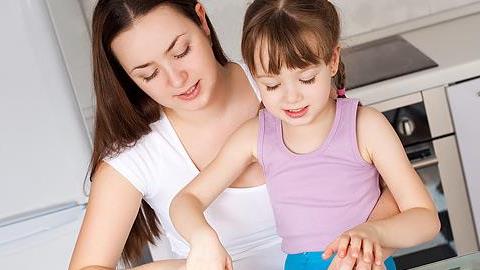 11 tips για να μάθετε τα παιδιά να τρώνε σωστά