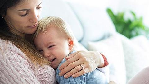 «Όταν δυσκολεύομαι με το παιδί, σκέφτομαι ότι εκείνο δυσκολεύεται περισσότερο»