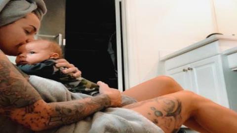 «Όταν αγκαλιάζεις το παιδί σου, νιώθεις παρηγοριά και ζεστασιά!»