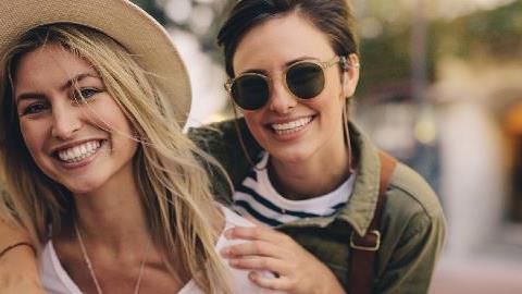 8 ατράνταχτες αποδείξεις ότι έχετε την καλύτερη κολλητή του κόσμου