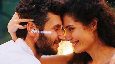 «Έπειτα από 16 χρόνια γάμου, είμαι ερωτευμένος με την γυναίκα μου πιο πολύ από ποτέ!»