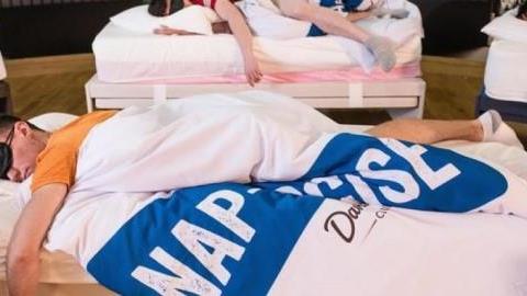 Γυμναστήριο προσφέρει τμήμα... ύπνου σε κουρασμένους γονείς!