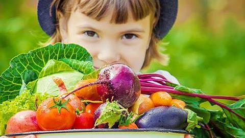Παιδί και Σαρακοστή: πώς να έχει μια πλήρη διατροφή ένα παιδί που νηστεύει