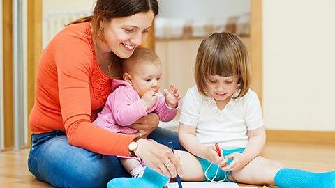 Κλειστά σχολεία λόγω κορονοϊού: πώς να απασχολήσετε τα παιδιά για να μην βαρεθούν