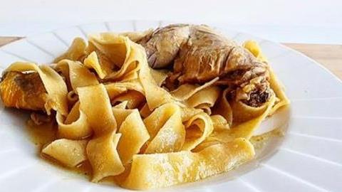 Πώς να φτιάξετε πεντανόστιμο κοτόπουλο με χυλοπίτες!