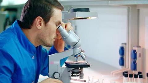 Κορονοϊός: καθηγητής Βιολογίας κρούει τον κώδωνα του κινδύνου για τα τεστ - πάμε λάθος