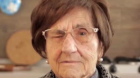 Κορονοϊός: μαθήματα επιβίωσης από την πιο τέλεια γιαγιά του κόσμου!