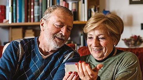 Όταν τα παιδιά δεν πρέπει να αγκαλιάζουν τους παππούδες,τίποτα δεν είναι δεδομένο!