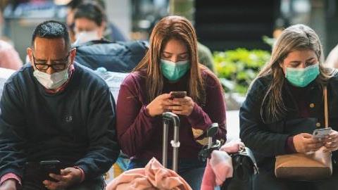 Η παραπληροφόρηση και η ανευθυνότητα είναι οι καλύτεροι σύμμαχοι του κορονοϊού